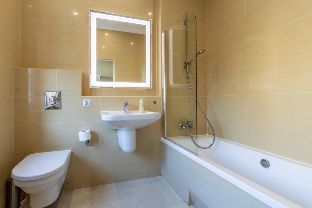 Apartament Luster I Obrazow وارسو المظهر الخارجي الصورة