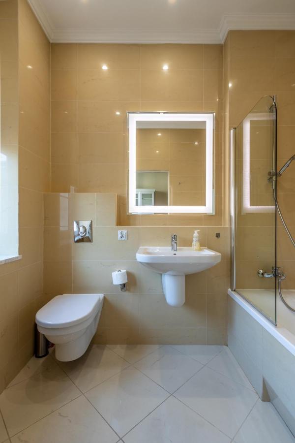 Apartament Luster I Obrazow وارسو المظهر الخارجي الصورة